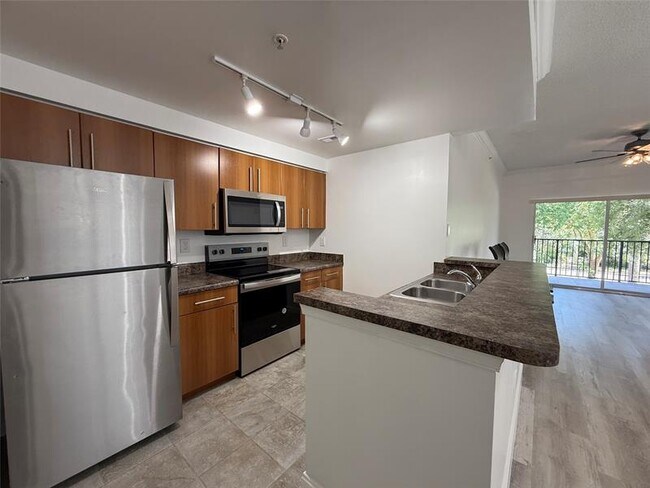 Foto del edificio - 5800 W Sample Rd