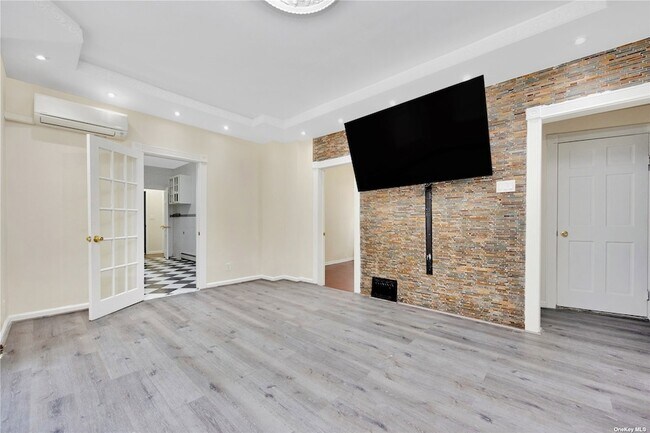 Foto del edificio - 85-30 108th St