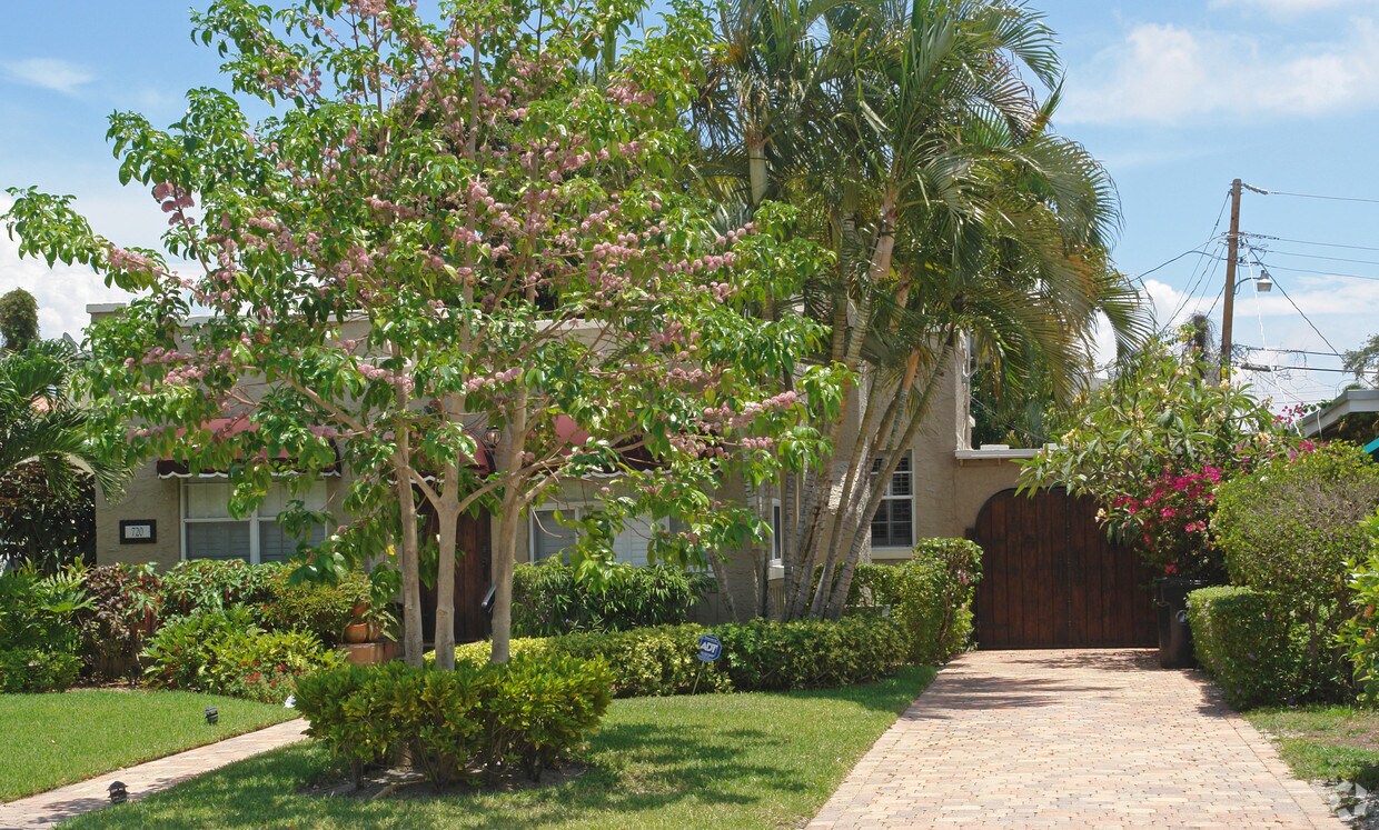 720 Ponce De Leon Dr, Fort Lauderdale, FL 33316 Apartments in Fort