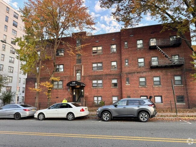 Building Photo - Affordable Luxury In the Heart of East Orange