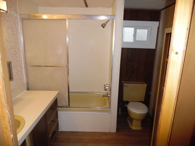 Foto del edificio - 3 bed /2 Bath Trailer on Large Lot