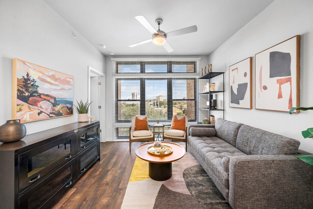 Foto principal - 100 Labor Downtown Apartments