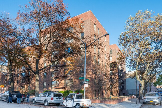 Fotografía del edificio - 2244 Bronx Park E