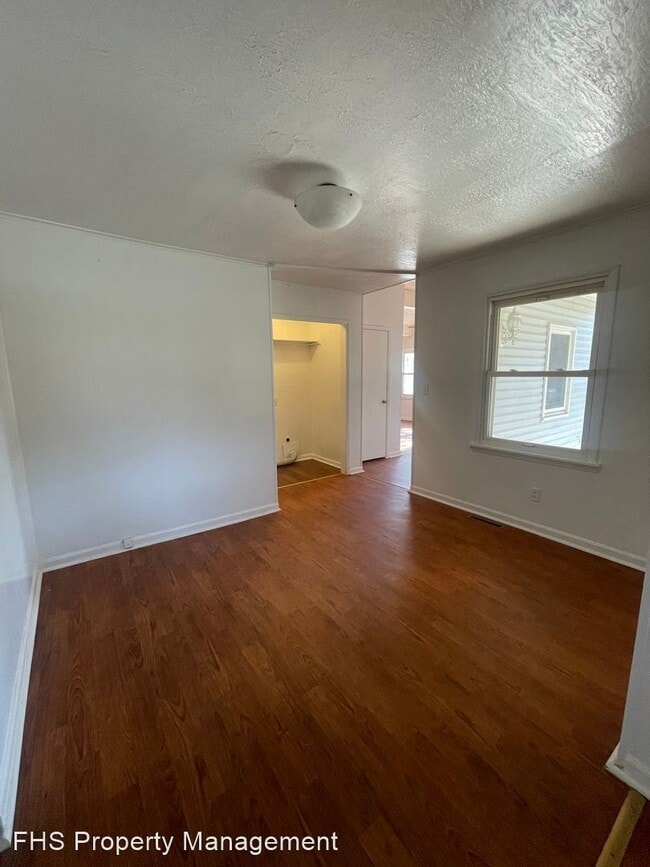 Building Photo - 3 br, 2 bath House - 607 W Erie Street