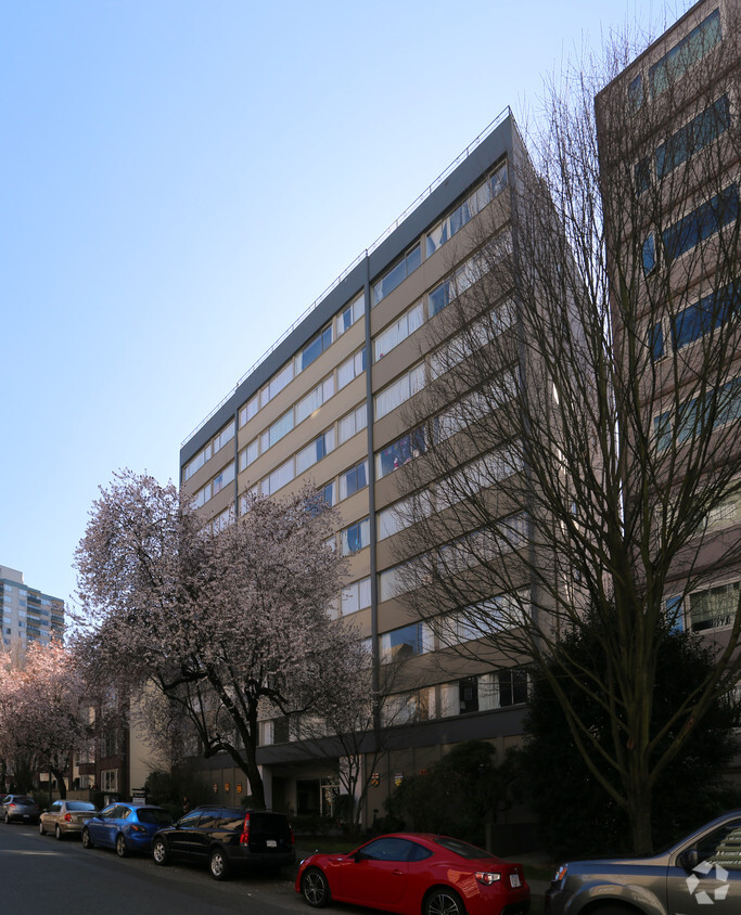 Building Photo - Haro Crest