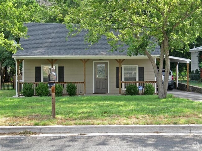 Building Photo - 1125 N Ollie St