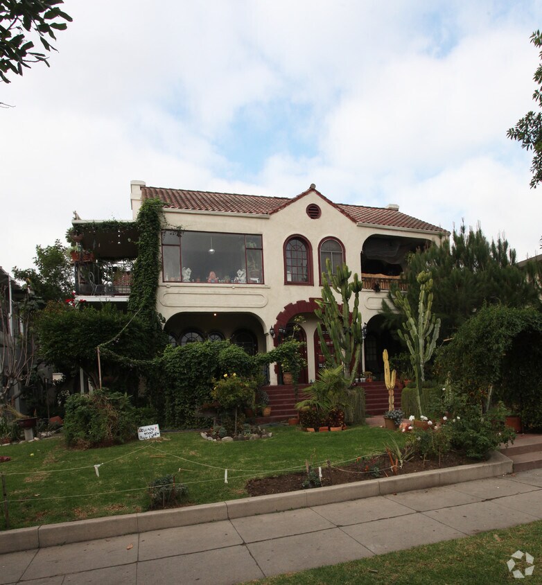 Building Photo - 1729 Winona Blvd