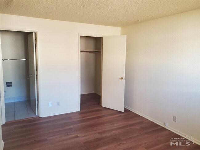 Building Photo - 1550 Gault Way