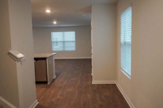 Foto del edificio - Available Now! MOVE IN READY!   ?? ?? ??! ...