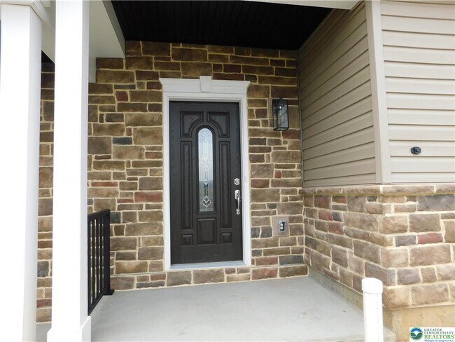 Building Photo - 6663 Stein Way