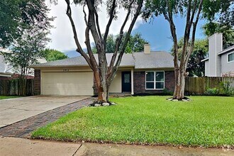 Building Photo - 3912 Ashwood Dr