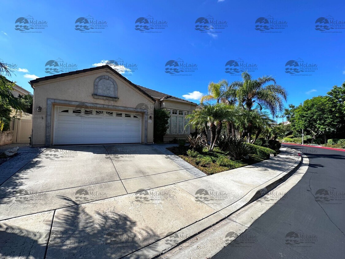 Primary Photo - Stunning skyline valley views - single sto...