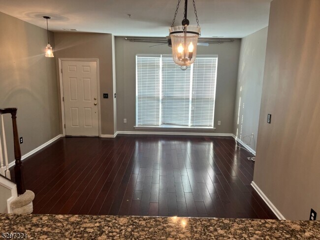 Building Photo - 206 Olivio Dr