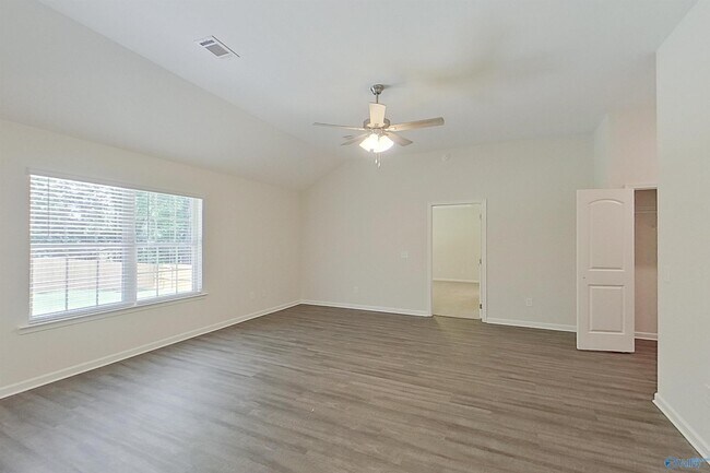 Foto del edificio - 111 Live Oak Dr