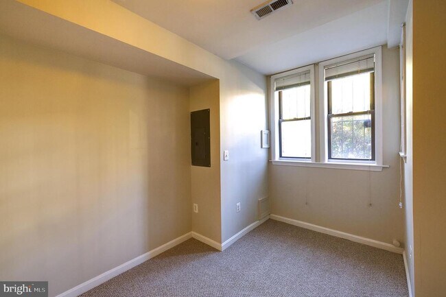 Foto del edificio - 2025 11th St NW
