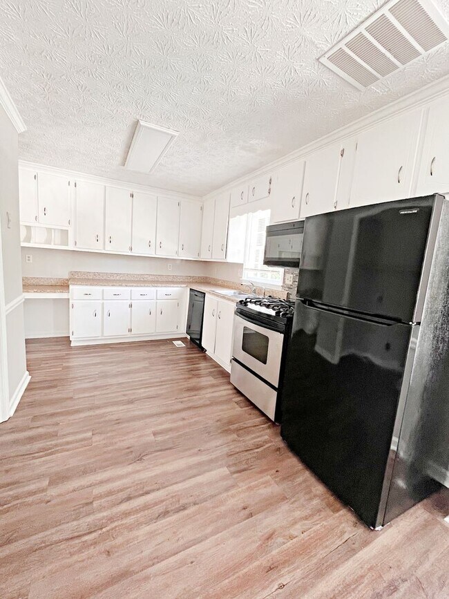 Foto del edificio - Beautiful 3 Bedroom Home