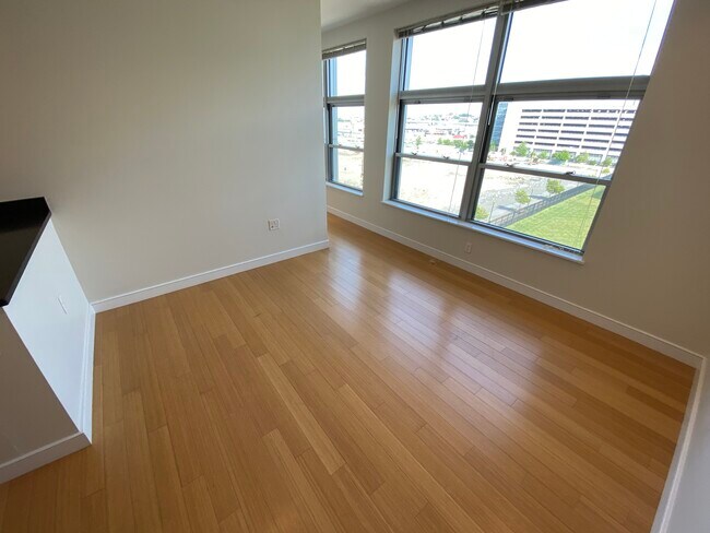 Foto del edificio - 591 Albany St