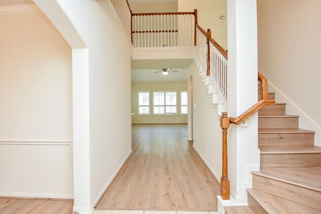 Foto del edificio - 15119 Newfield Bridge Ln