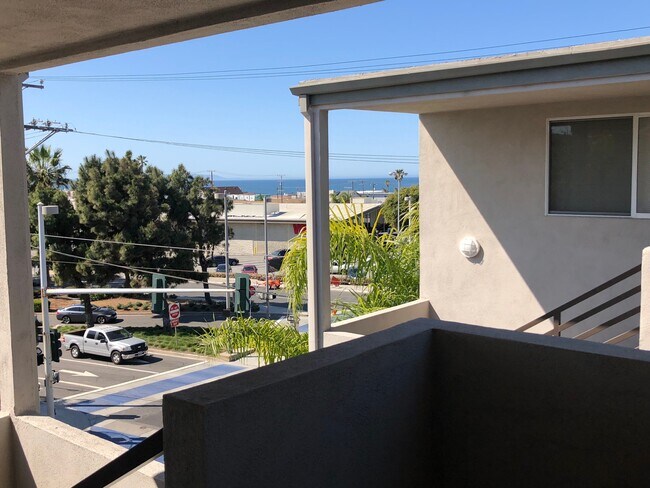 Building Photo - 505 Manhattan Beach Blvd