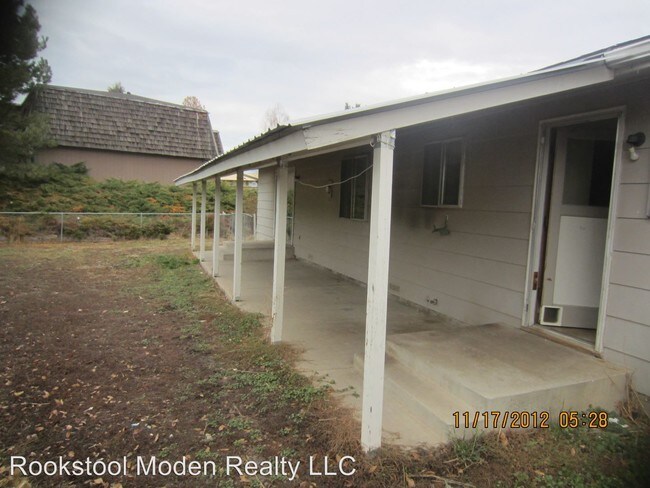 Building Photo - 4176 Adelaide Ave
