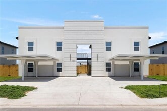 Building Photo - 4508 Larkspur Ave