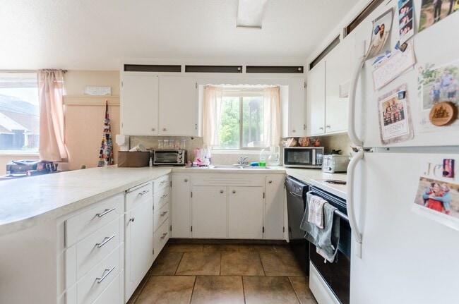 Big open kitchen - 815 Orchard Dr