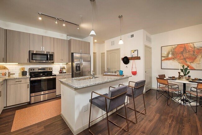 Foto del edificio - 16848 W Lake Houston Pkwy