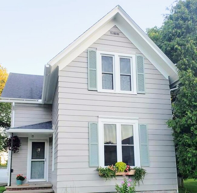 1003 W Packard St, Appleton, WI 54914 House Rental in Appleton, WI