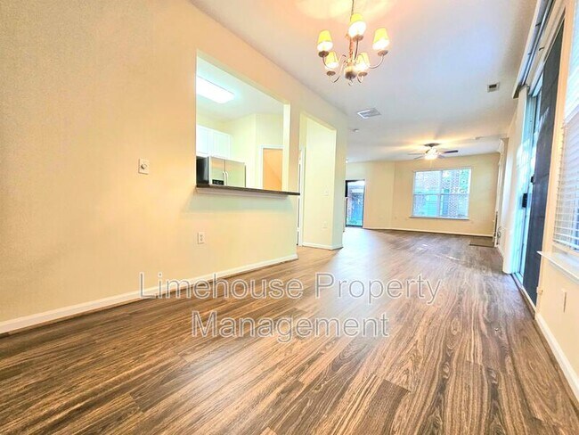 Foto del edificio - 5260 Elston Ln