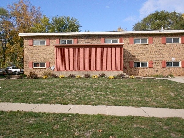Building Photo - 752 W American St