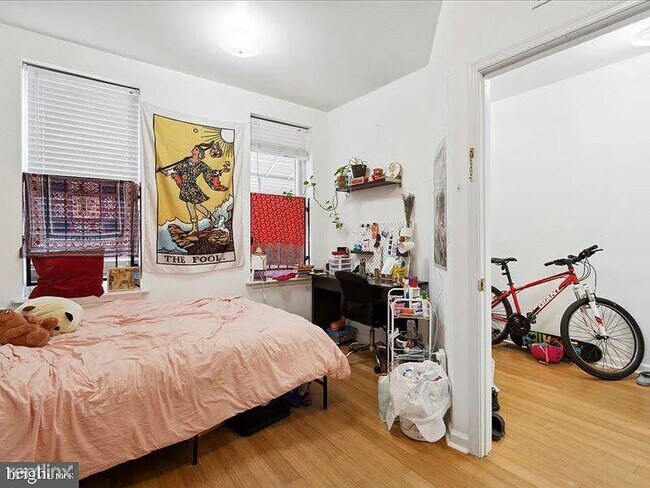 Foto del edificio - 5 br, 3 bath Townhome - 1725 Willington St...