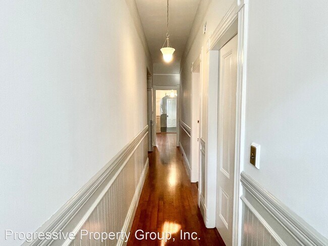 Foto del edificio - 3 br, 1.5 bath House - 2082 Golden Gate Av...