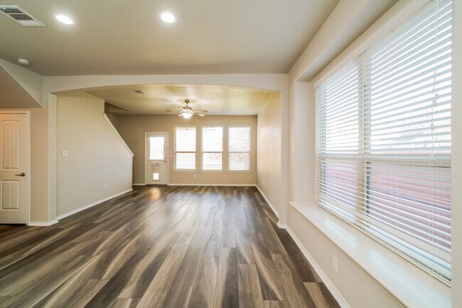 Foto del edificio - 22454 Akin Fawn