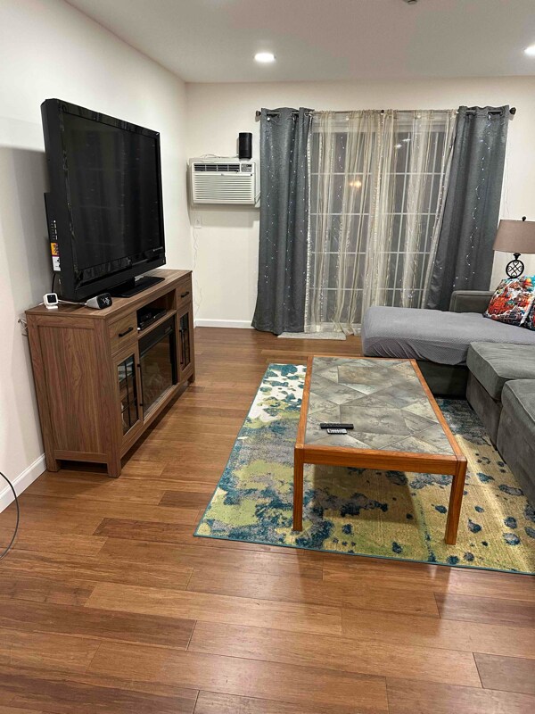 Foto del edificio - 130 Endicott St N