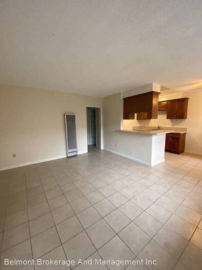 Building Photo - 851 Gladys Ave