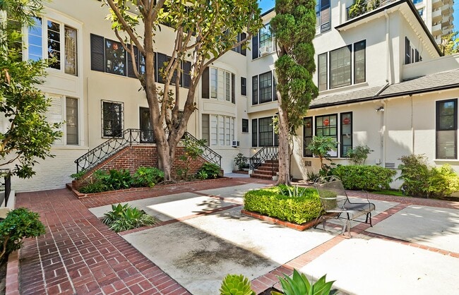 Building Photo - 401 Shirley Pl