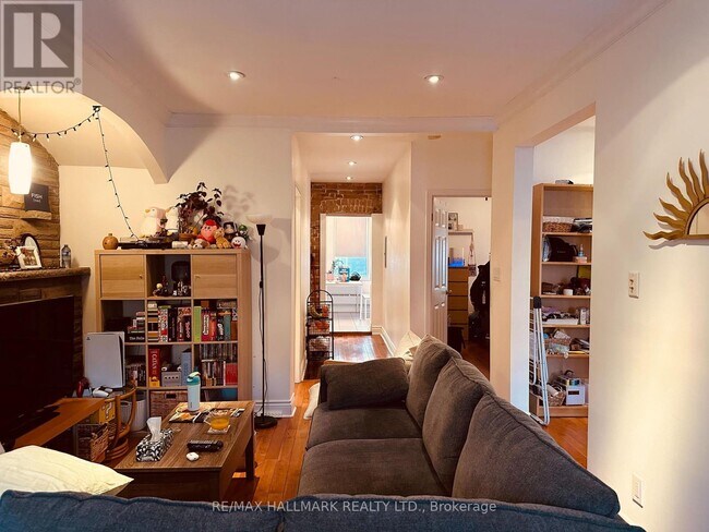 Building Photo - 20 Triller Ave