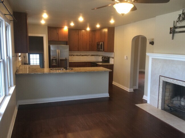 Foto del edificio - PET FRIENDLY 3 BEDROOM 2 BATHROOM HOUSE