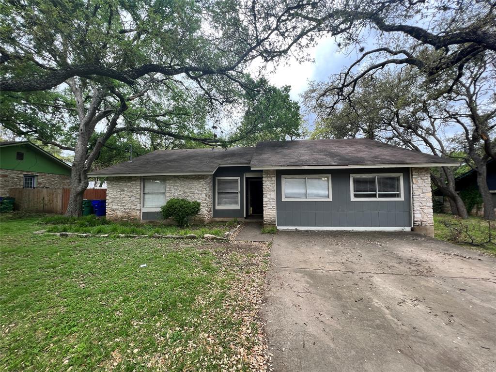 Foto principal - 2403 La Rochelle Dr