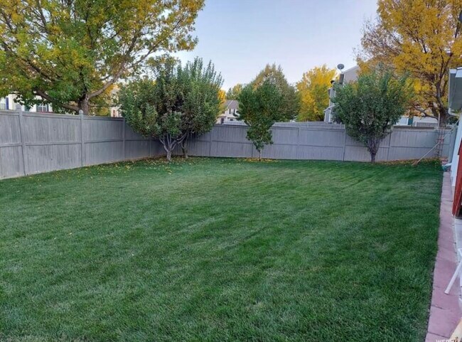 Foto del edificio - 7898 N Sparrowhawk Cir