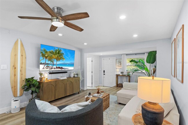 Foto del edificio - 7095 111th St N