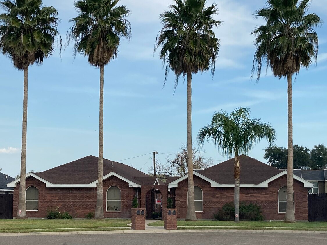 Primary Photo - 910 English Ave