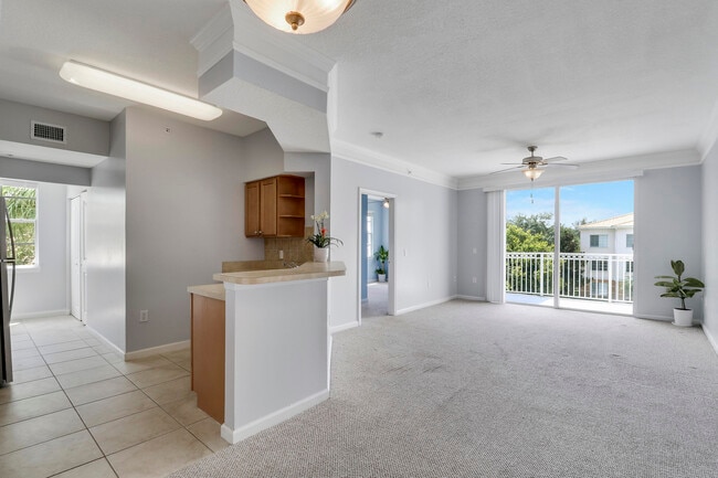 Building Photo - 4302 Myrtlewood Cir W