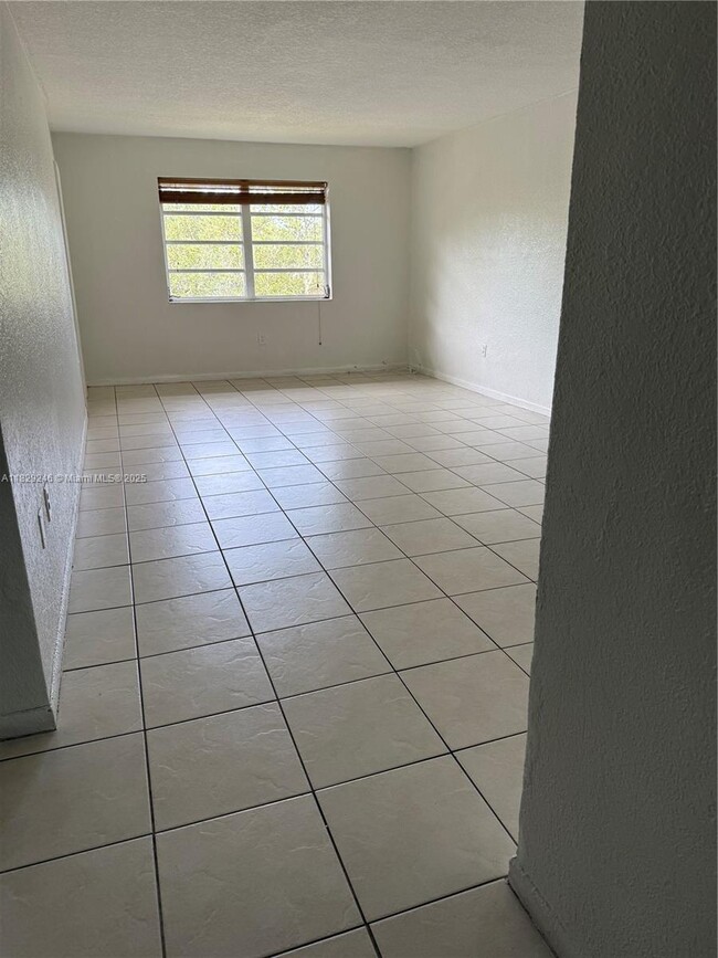 Building Photo - 13900 Lake Placid Ct