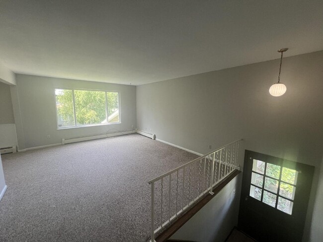 Building Photo - Jenison 2 Bedroom