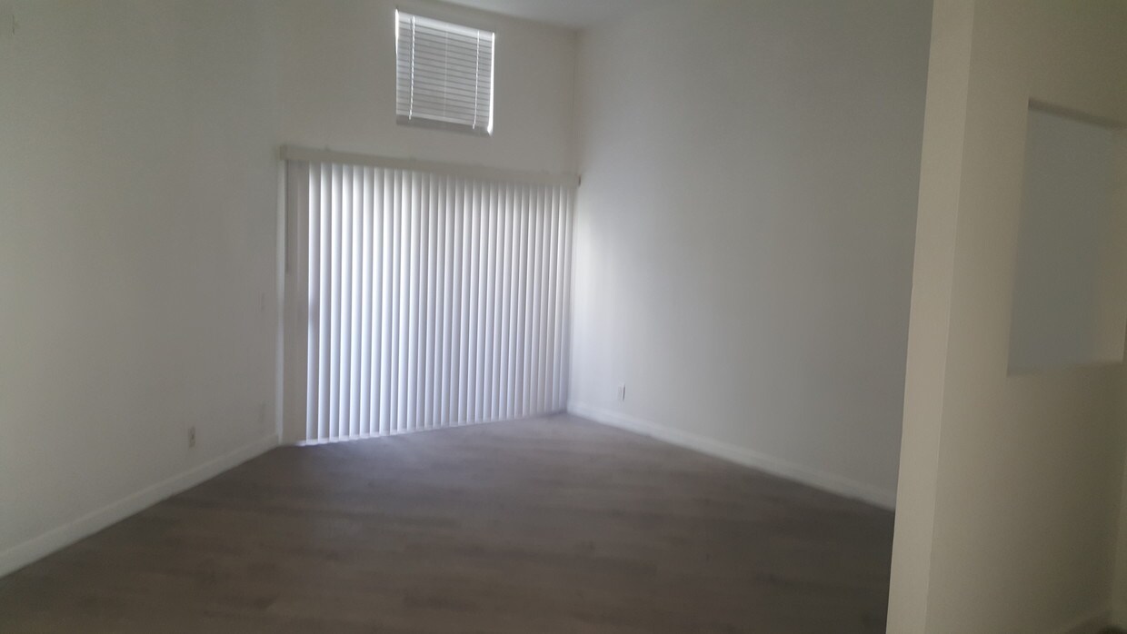 Living Room - 20615 Vanowen St