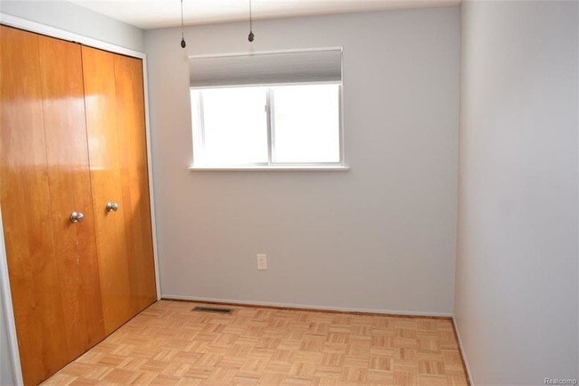 Foto del edificio - 3231 Union Lake Rd