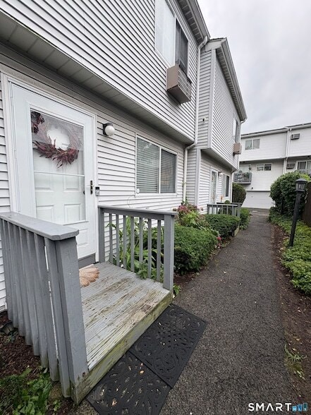 Building Photo - 7 Piave St