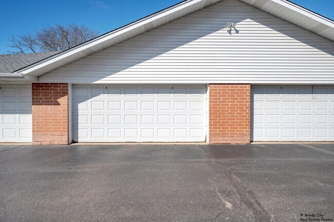 Foto del edificio - 1346 S Lorraine Rd