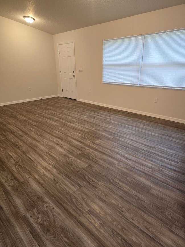 Building Photo - New and Nice 3/2/2 in Citrus Springs!!!